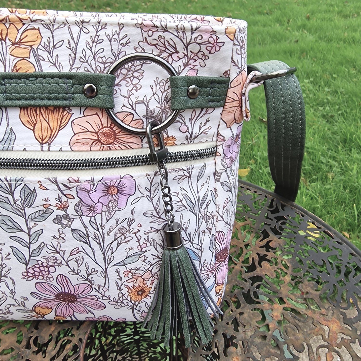 Momexa Crossbody Bag - Image 6