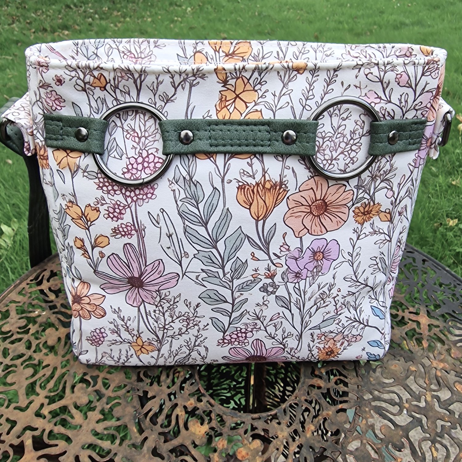 Momexa Crossbody Bag - Image 4
