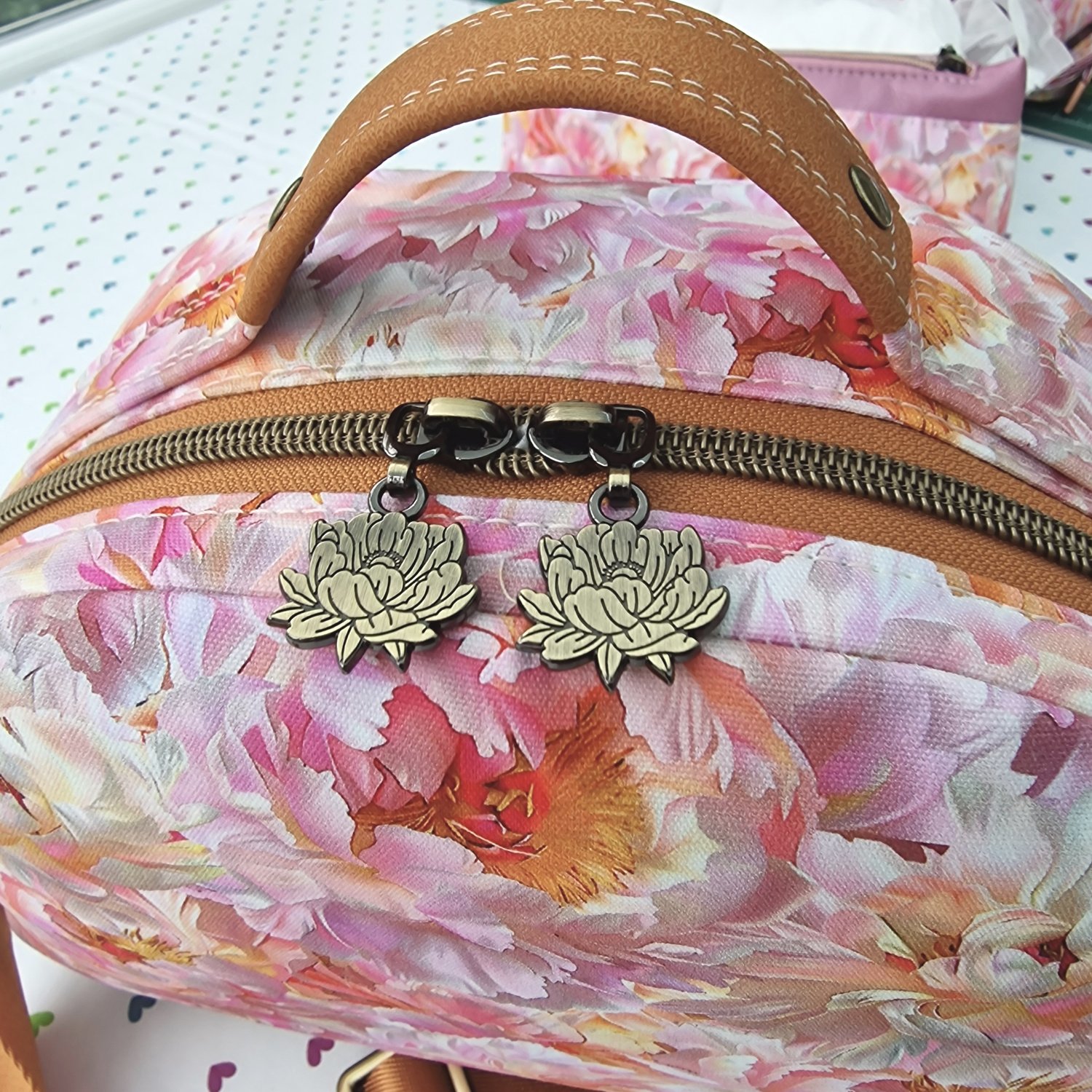 Konin Bowler Bag - Image 14